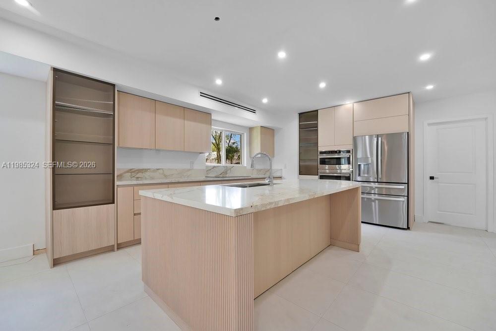 4053 Southwest 8th Street Plantation, FL 33317 - Photo 7 of 39