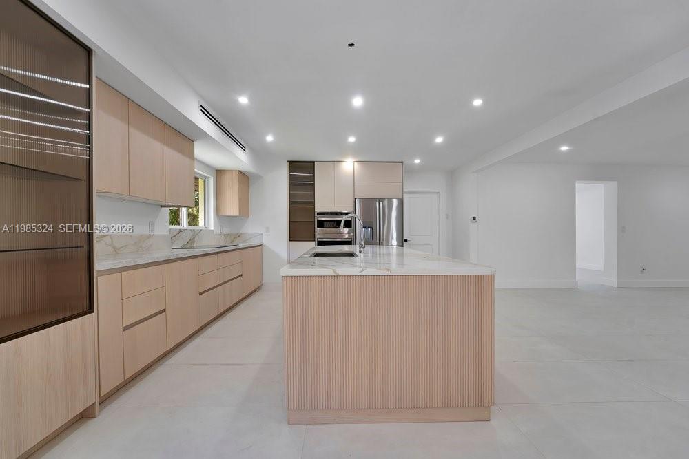 4053 Southwest 8th Street Plantation, FL 33317 - Photo 8 of 39