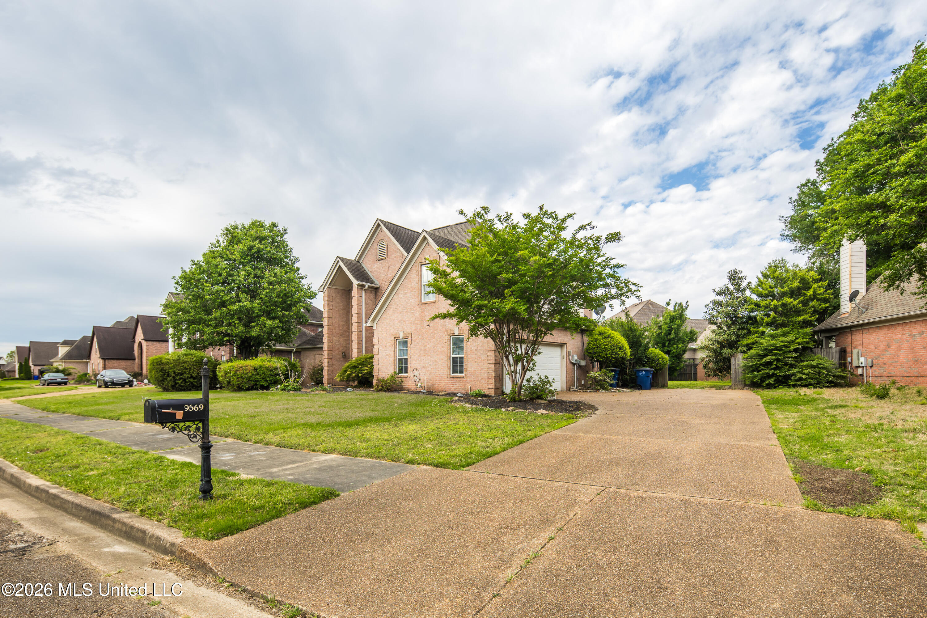 9369 Joe Lyon Boulevard Olive Branch, MS 38654 - Photo 3 of 43 001-9369 Joe Lyon Blvd-MLS Version