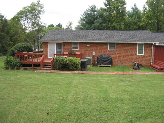 2796 East Ruritan Road Roanoke, VA 24012 - Photo 3 of 17 Back of house