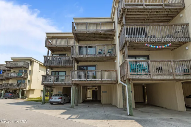 $314,900 | 9100 Reed Drive, Unit 3107, Emerald Isle, NC 28594