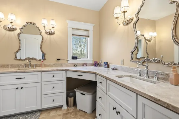 $1,100,000 | 4 Linden Trail, Galena, IL 61036