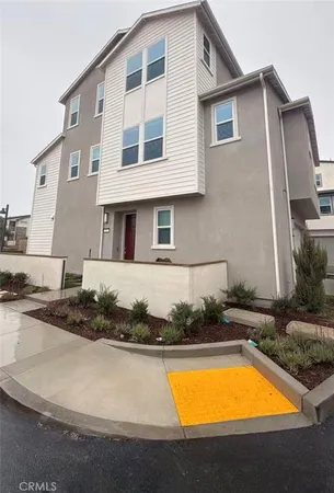 $5,800 | 313 Proctor, Irvine, CA 92618