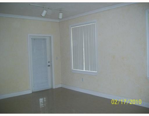 6798 West Sample Road, Unit 6798 Coral Springs, FL 33067 - Photo 3 of 4 Living Room