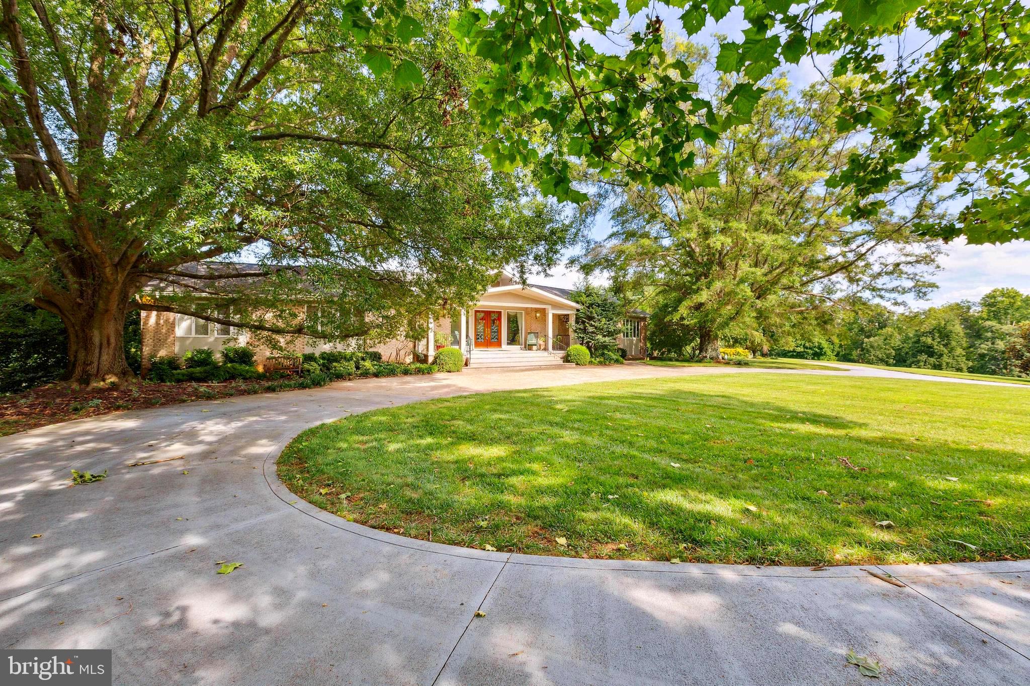 3247 Mountain Road Haymarket, VA 20169 - Photo 11 of 98 Circular drive way to stunning entrance