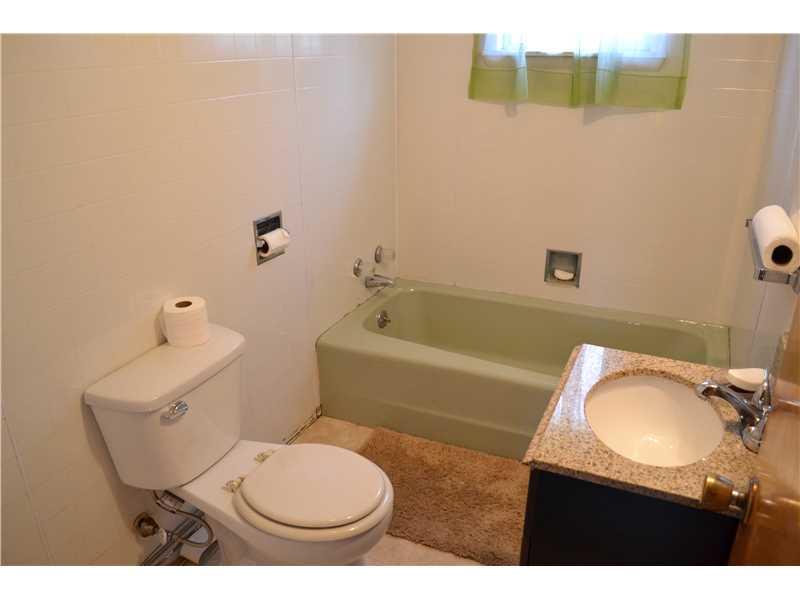 514 Melcroft Road Acme, PA 15610 - Photo 17 of 25 Full Bath.
