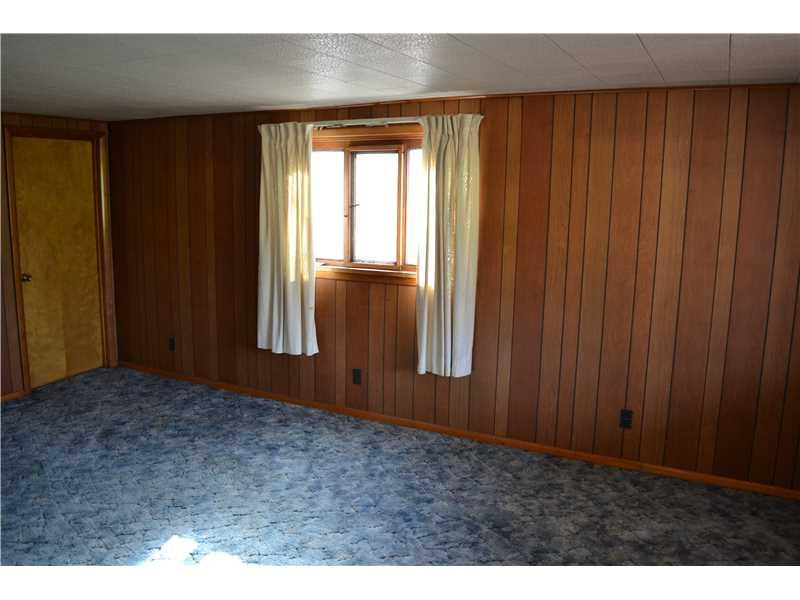 514 Melcroft Road Acme, PA 15610 - Photo 8 of 25 Living Room.