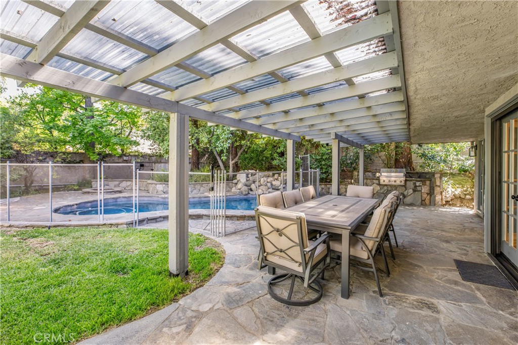 6032 County Oak Road Woodland Hills, CA 91367 - Photo 14 of 53