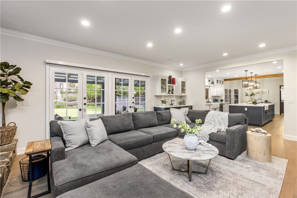 6032 County Oak Road Woodland Hills, CA 91367 - Photo 18 of 53