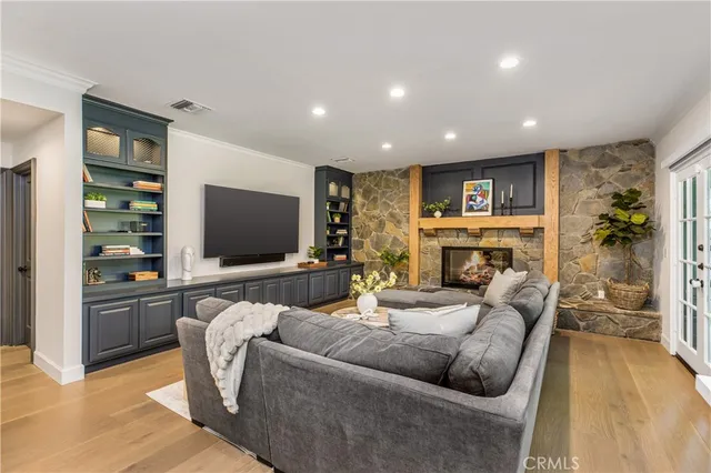 $2,495,000 | 6032 County Oak Road, Woodland Hills, CA 91367