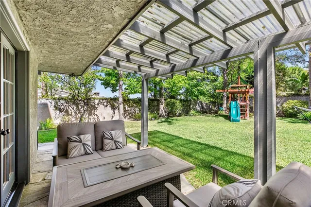 $2,495,000 | 6032 County Oak Road, Woodland Hills, CA 91367