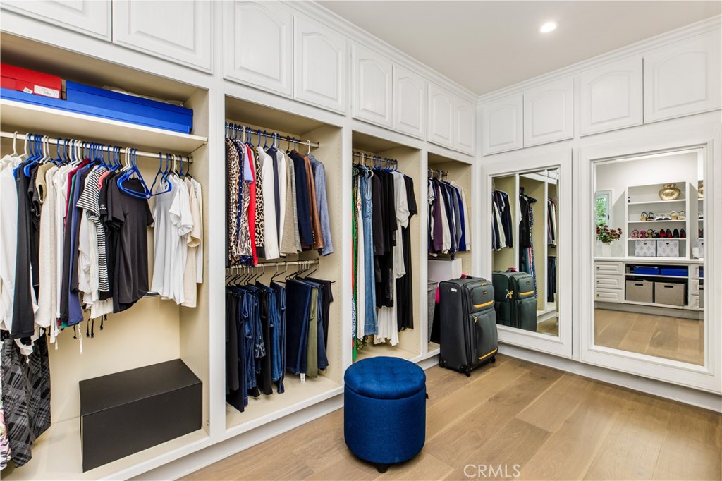 6032 County Oak Road Woodland Hills, CA 91367 - Photo 35 of 53