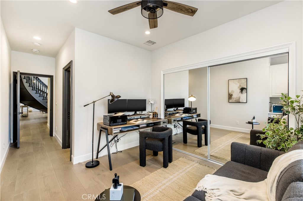 6032 County Oak Road Woodland Hills, CA 91367 - Photo 45 of 53