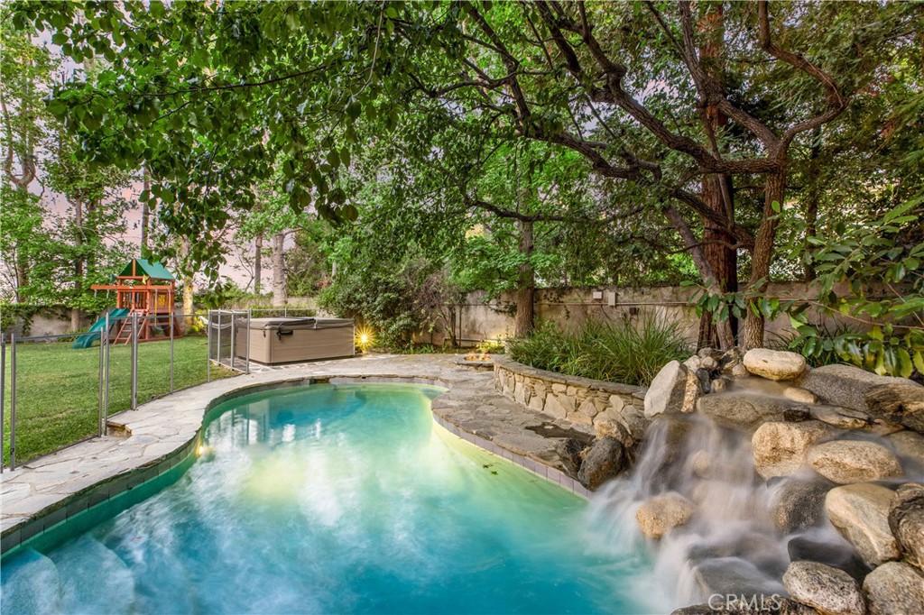 6032 County Oak Road Woodland Hills, CA 91367 - Photo 50 of 53