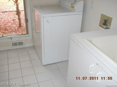 4715 Dow Ridge Road West Bloomfield, MI 48324 - Photo 3 of 18 Dow Ridge 4715 11-7-11 tt (1)