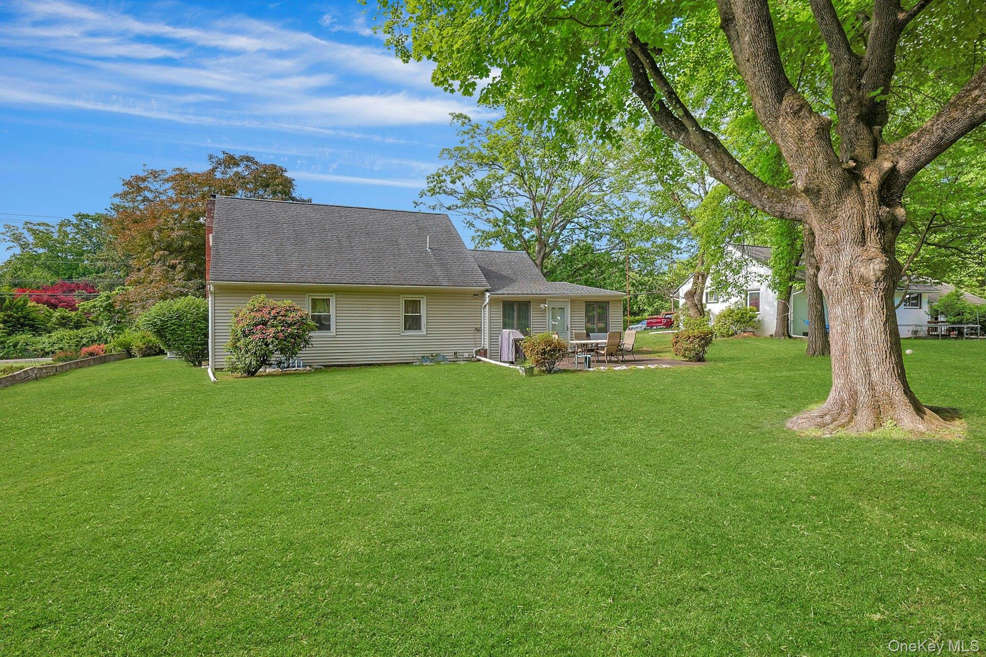 31 Townline Road Pearl River, NY 10965 - Photo 24 of 27 a front view of a house with a yard