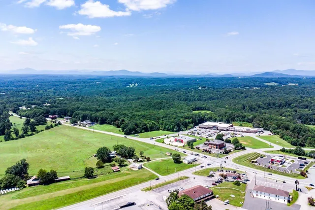 $2,499,000 | 15093 Moneta Road, Moneta, VA 24121