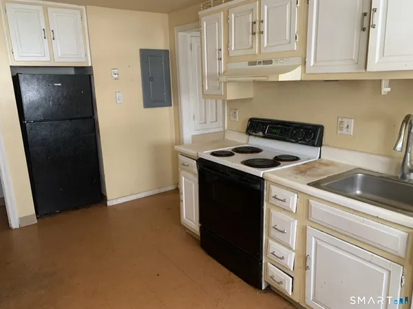 $279,900 | 7 Davis Street, Unit 2, Danbury, CT 06810