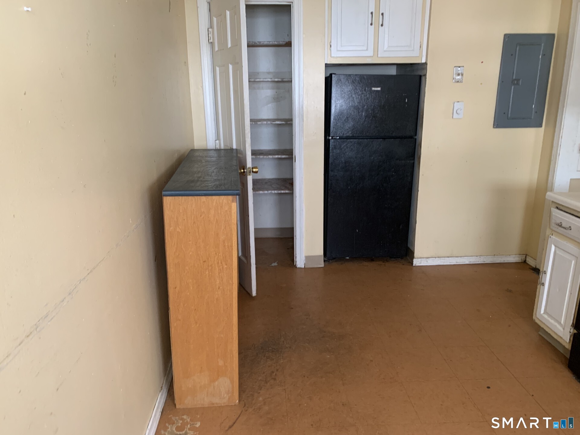 7 Davis Street, Unit 2 Danbury, CT 06810 - Photo 6 of 12