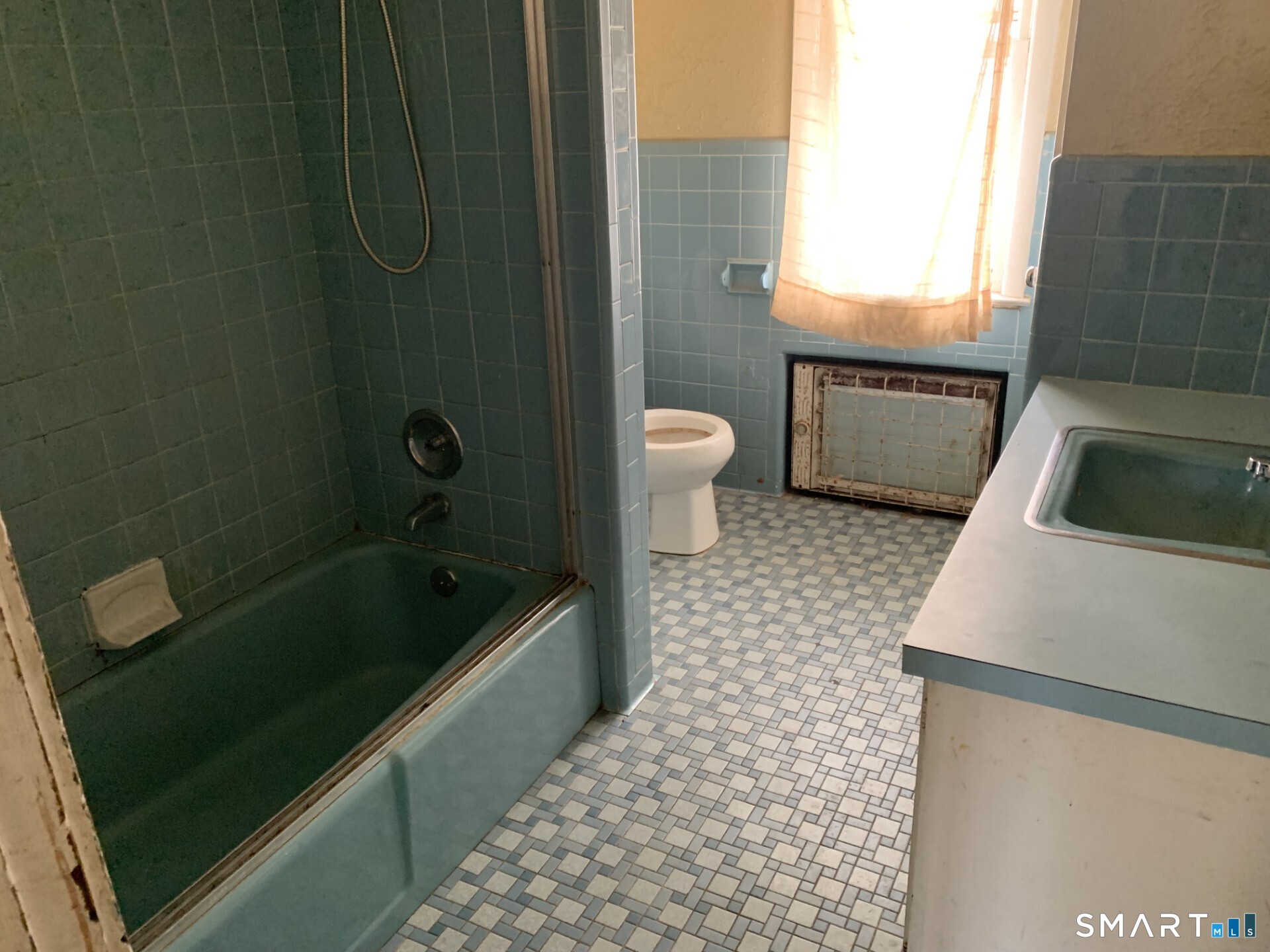 7 Davis Street, Unit 2 Danbury, CT 06810 - Photo 9 of 12