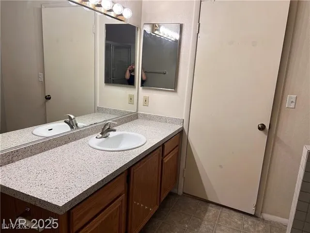 $1,025 | 2220 Pinetop Lane, Unit 203, Las Vegas, NV 89119