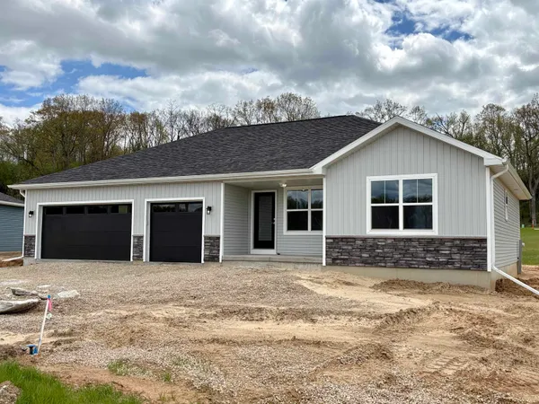 $388,111 | 2926 Blue Jay, Portage, WI 53901