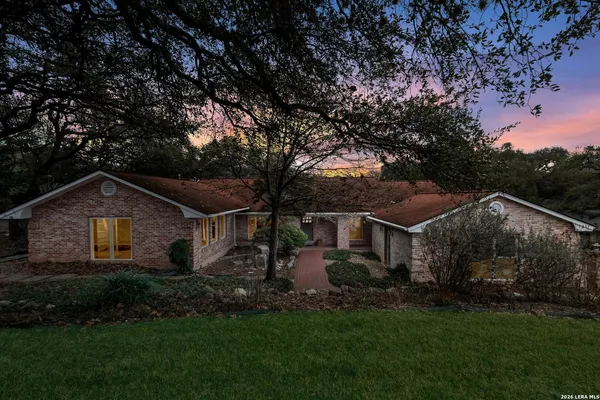$925,000 | 340 Mustang Circle, Hollywood Park, TX 78232