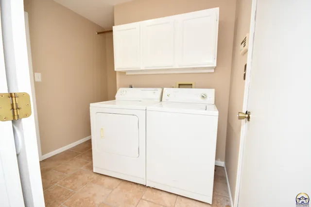 $292,500 | 5619 Southwest 35th Street, Topeka, KS 66614