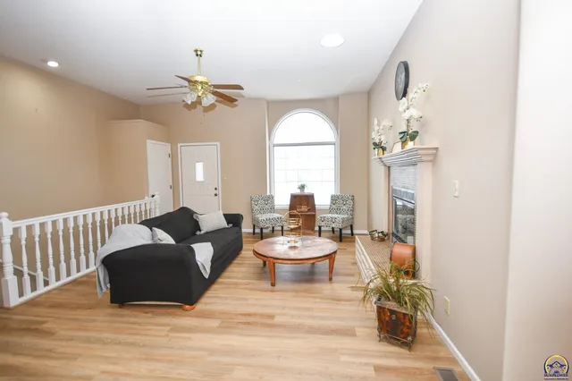 $292,500 | 5619 Southwest 35th Street, Topeka, KS 66614