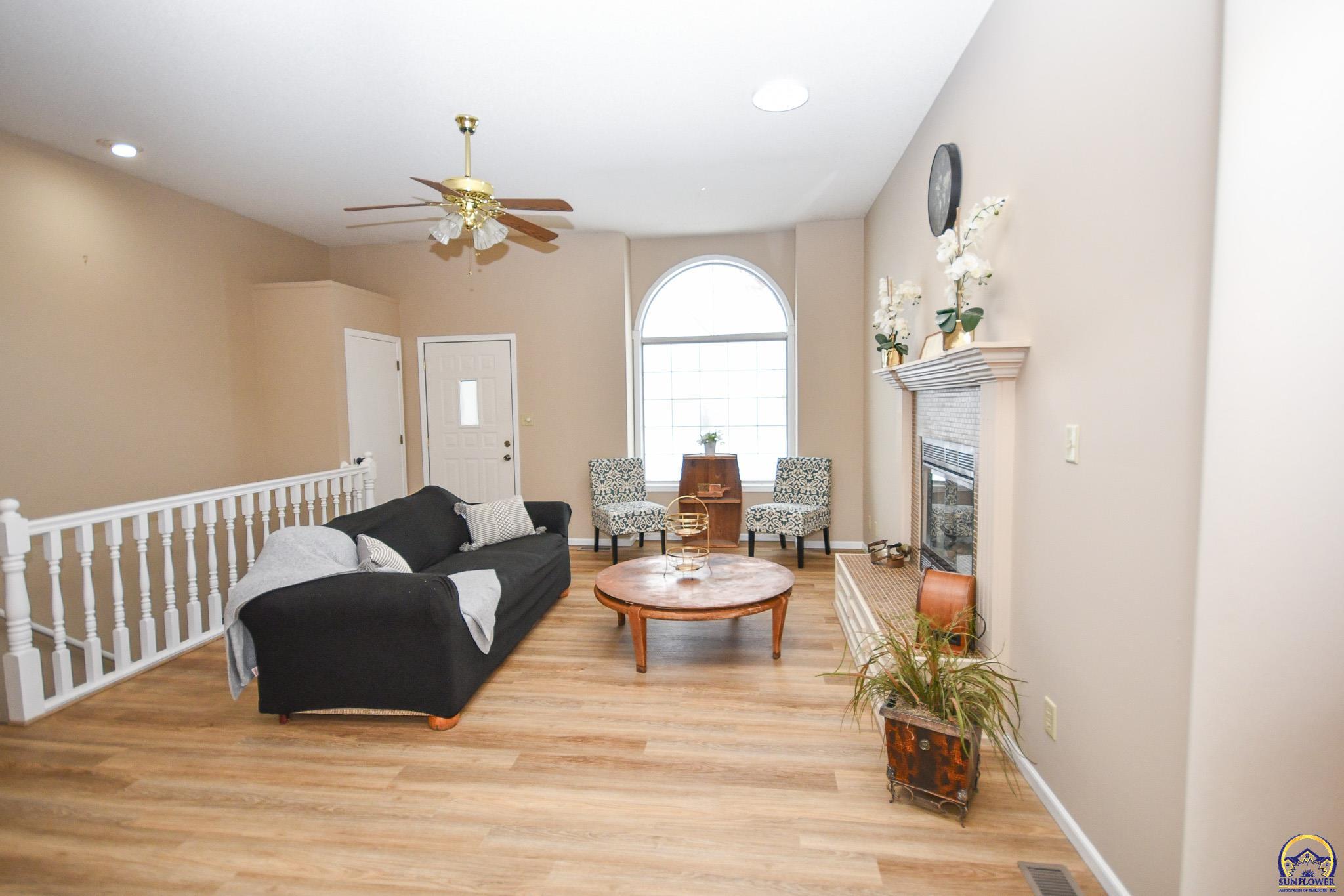 5619 Southwest 35th Street Topeka, KS 66614 - Photo 2 of 30