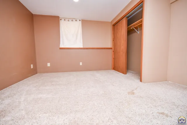 $292,500 | 5619 Southwest 35th Street, Topeka, KS 66614