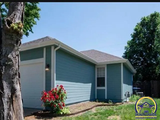 $292,500 | 5619 Southwest 35th Street, Topeka, KS 66614