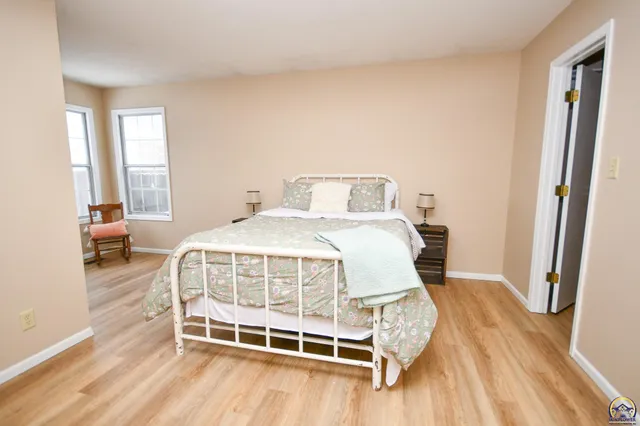 $292,500 | 5619 Southwest 35th Street, Topeka, KS 66614