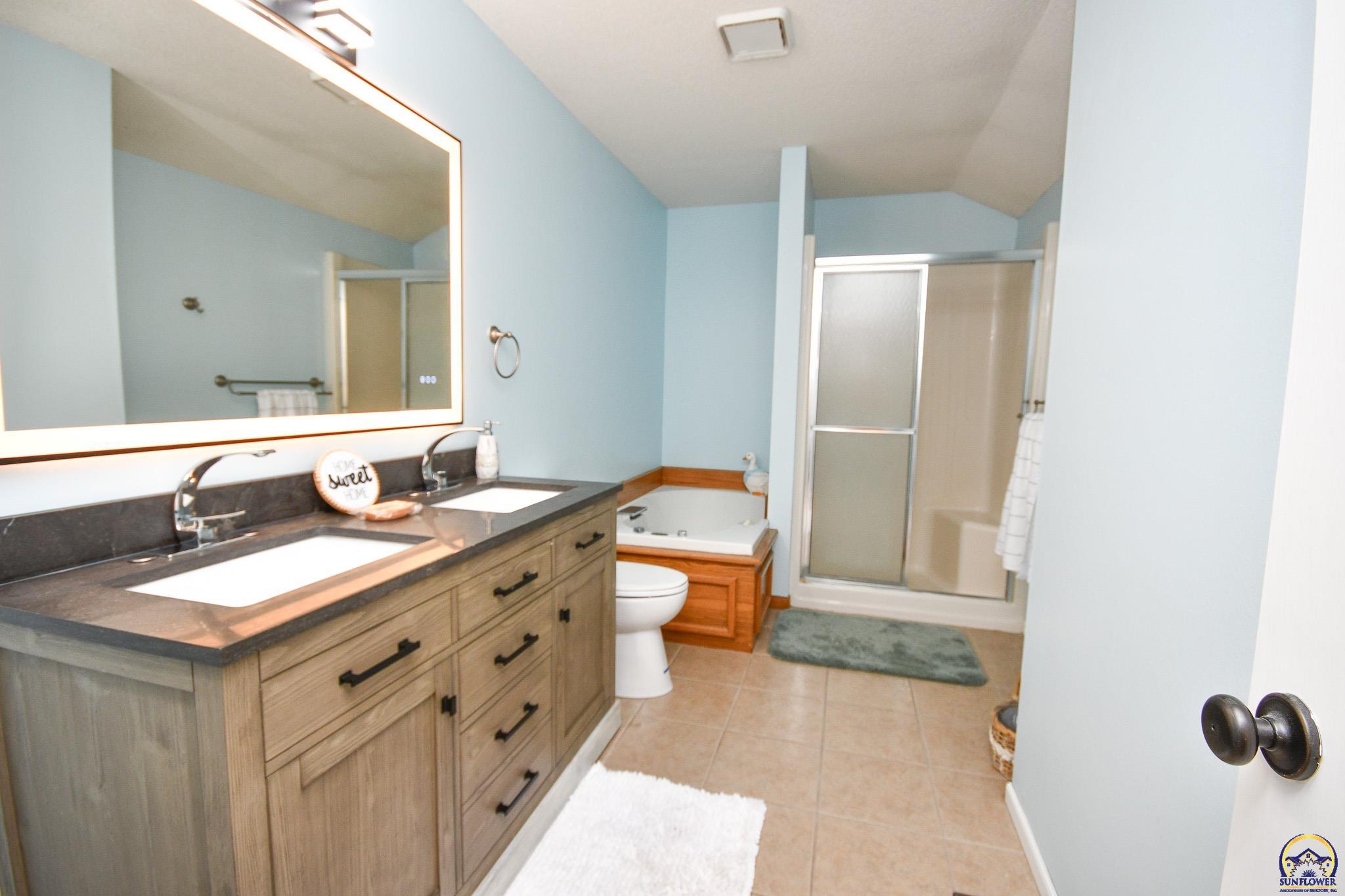 5619 Southwest 35th Street Topeka, KS 66614 - Photo 9 of 30