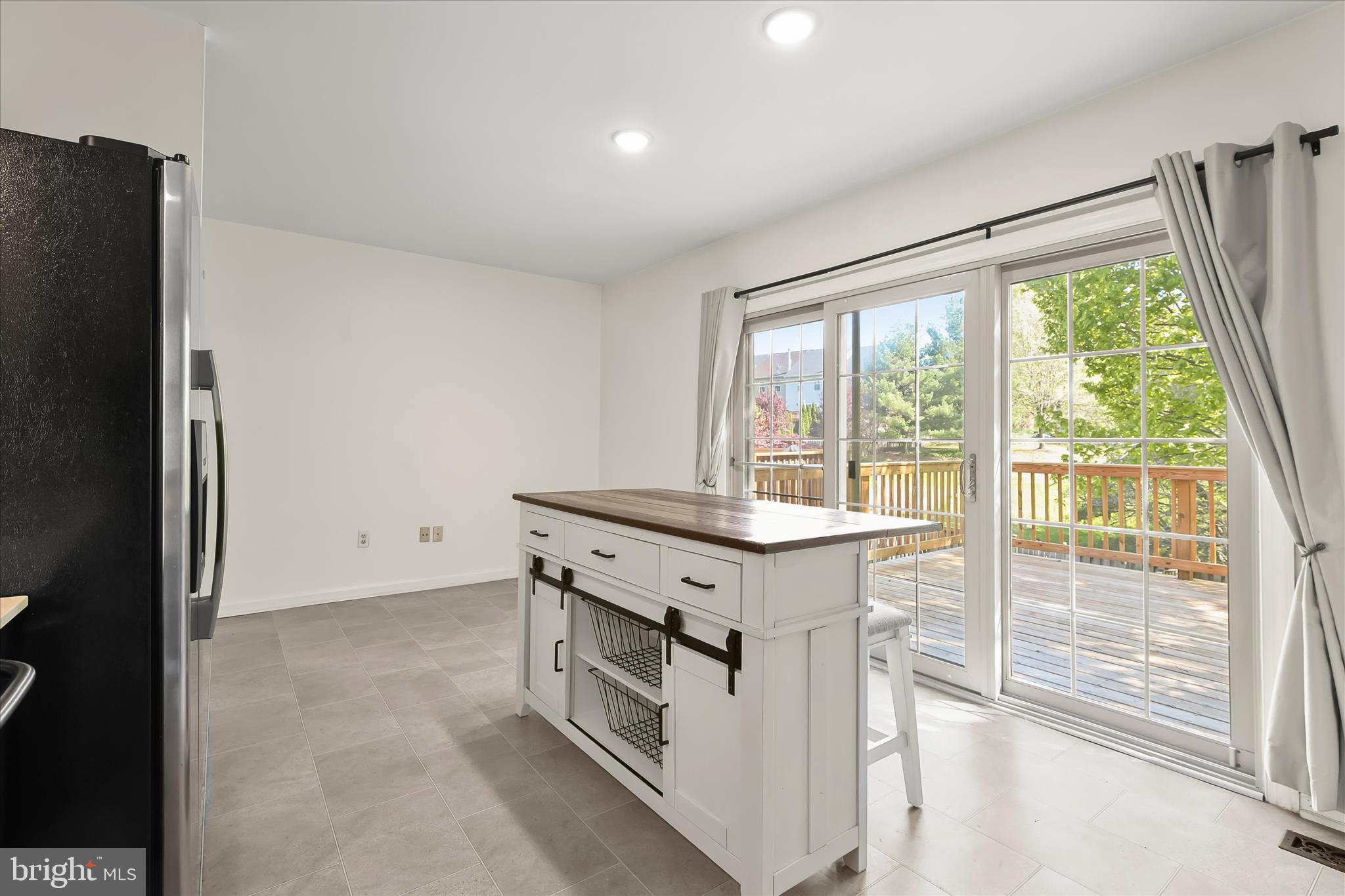 4016 Forest Valley Road Parkville, MD 21234 - Photo 19 of 62 Eat In Kitchen