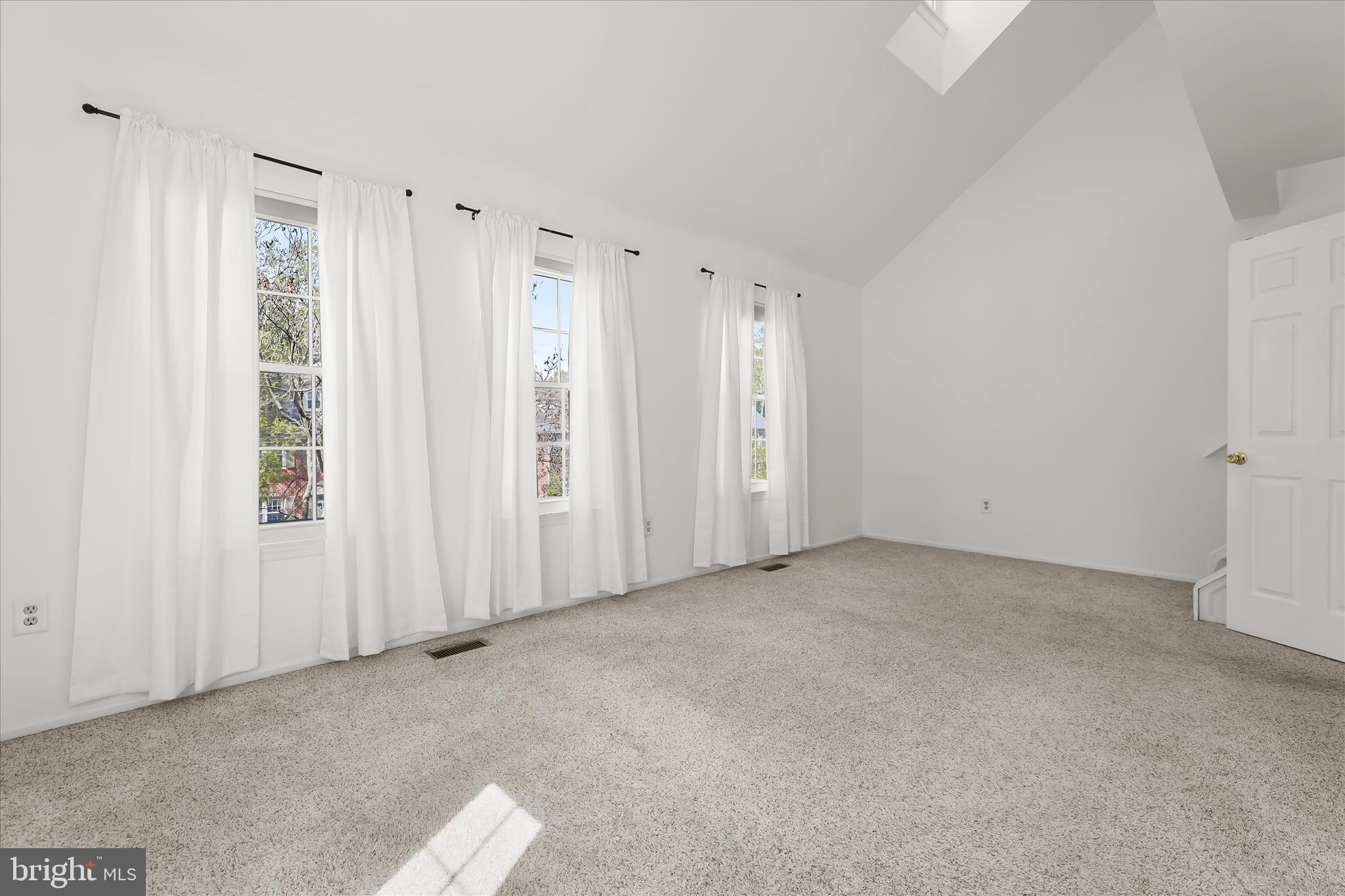 4016 Forest Valley Road Parkville, MD 21234 - Photo 28 of 62 Primary Bedroom Suite