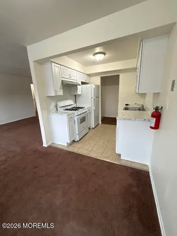 $1,845 | 64 Stonehurst Boulevard, Unit E, Freehold, NJ 07728