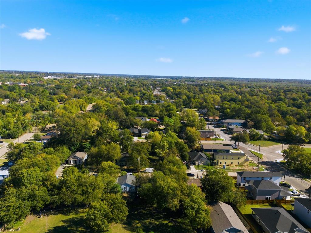 2715 Springdale Street Dallas, TX 75210 - Photo 3 of 9 a view of a city