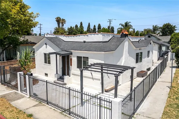 $874,800 | 13409 South Largo Avenue, Compton, CA 90222