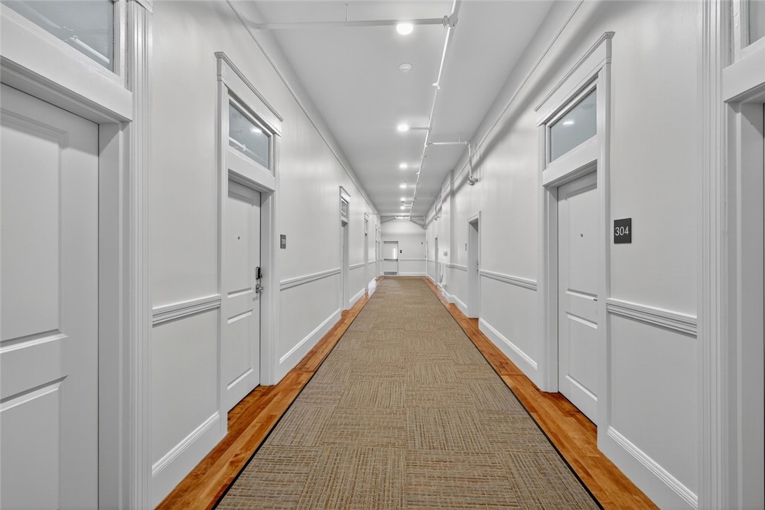 1624 Lonsdale Avenue, Unit 204/304 Lincoln, RI 02865 - Photo 9 of 12