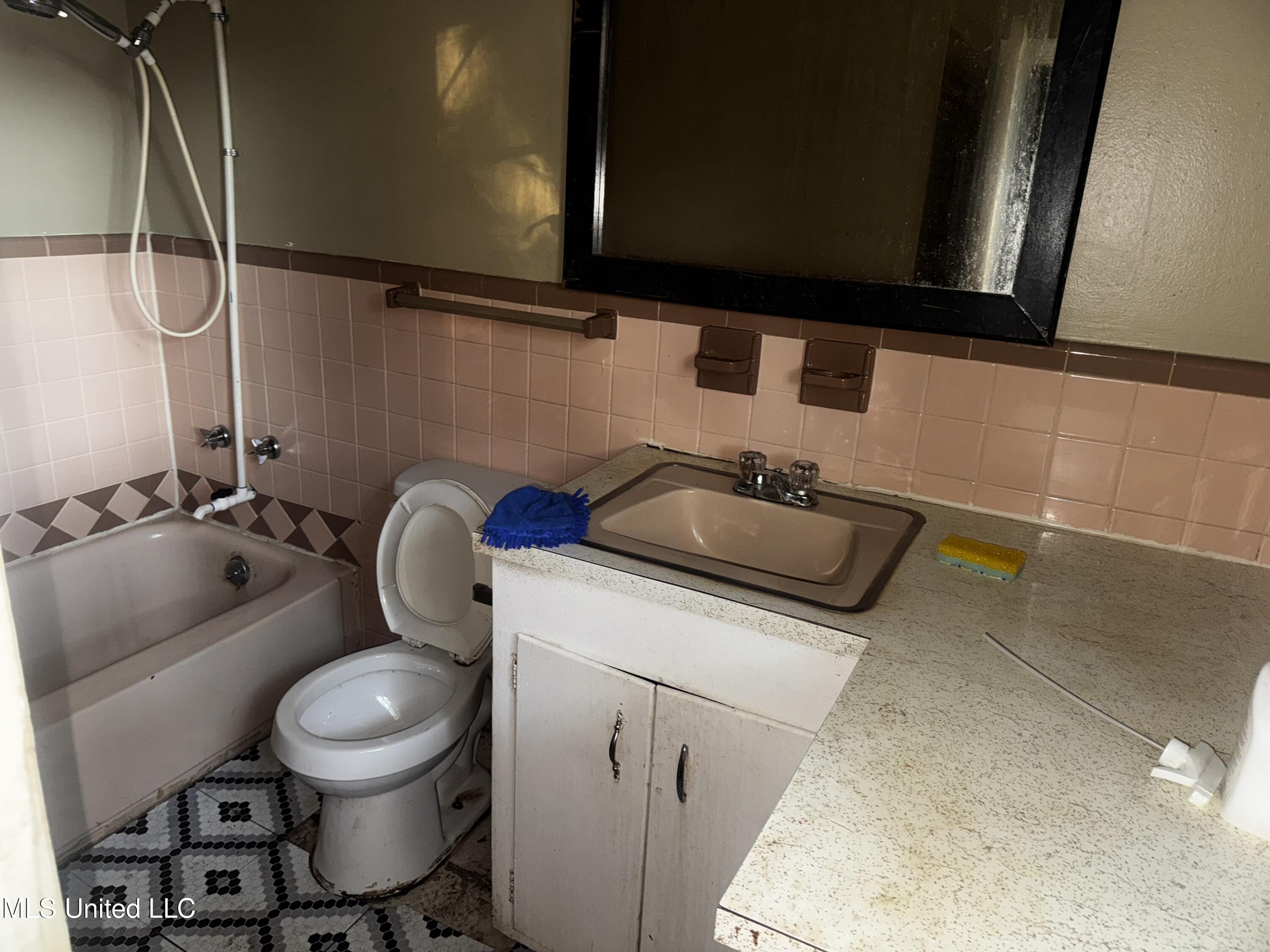 931 Stuart Street Jackson, MS 39204 - Photo 5 of 6 bath 2