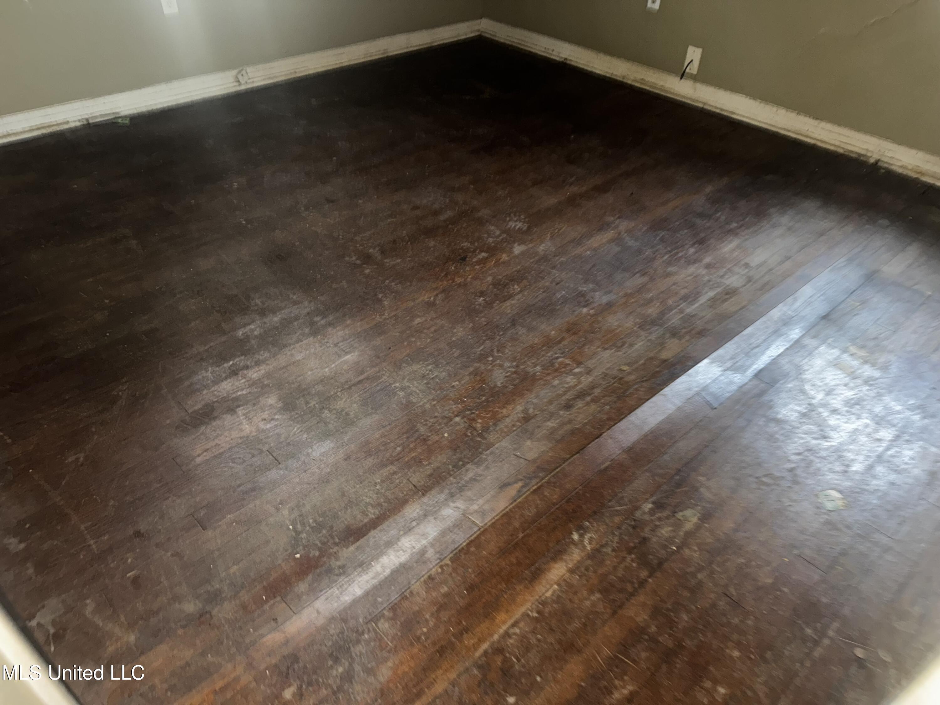 931 Stuart Street Jackson, MS 39204 - Photo 6 of 6 hardwood floor
