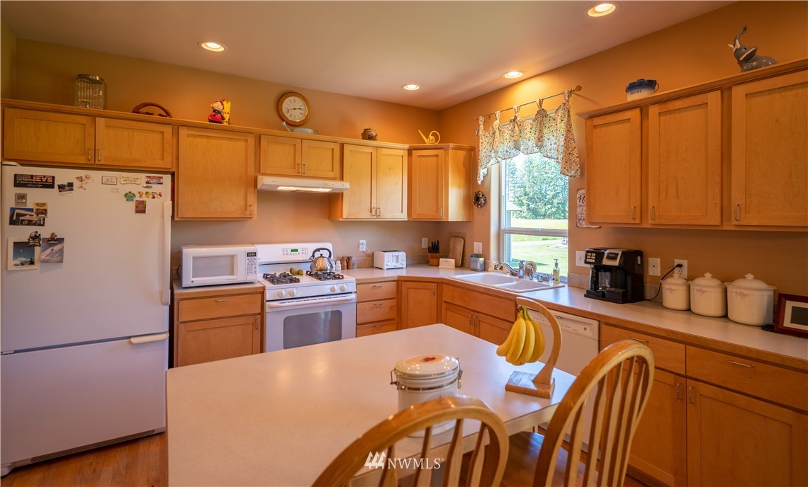 5563 Sand Road Bellingham, WA 98226 - Photo 12 of 36