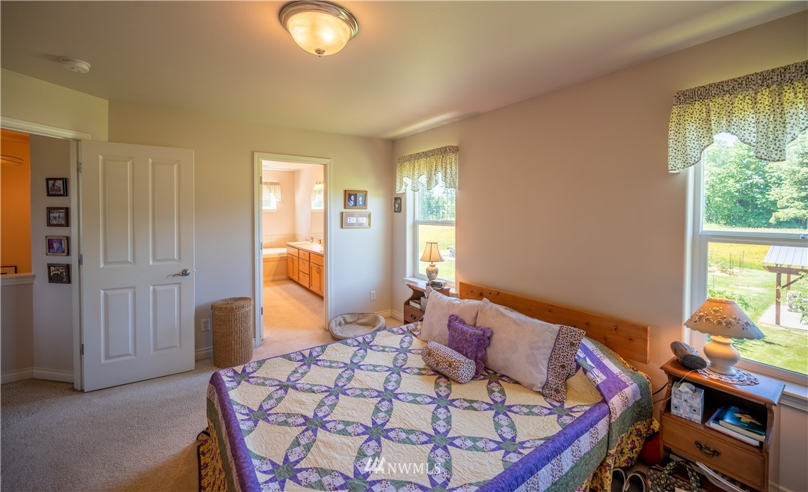 5563 Sand Road Bellingham, WA 98226 - Photo 17 of 36
