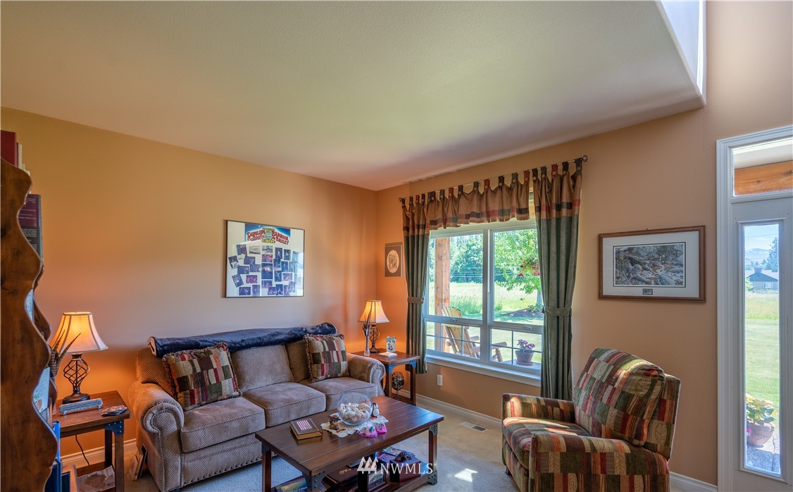 5563 Sand Road Bellingham, WA 98226 - Photo 6 of 36