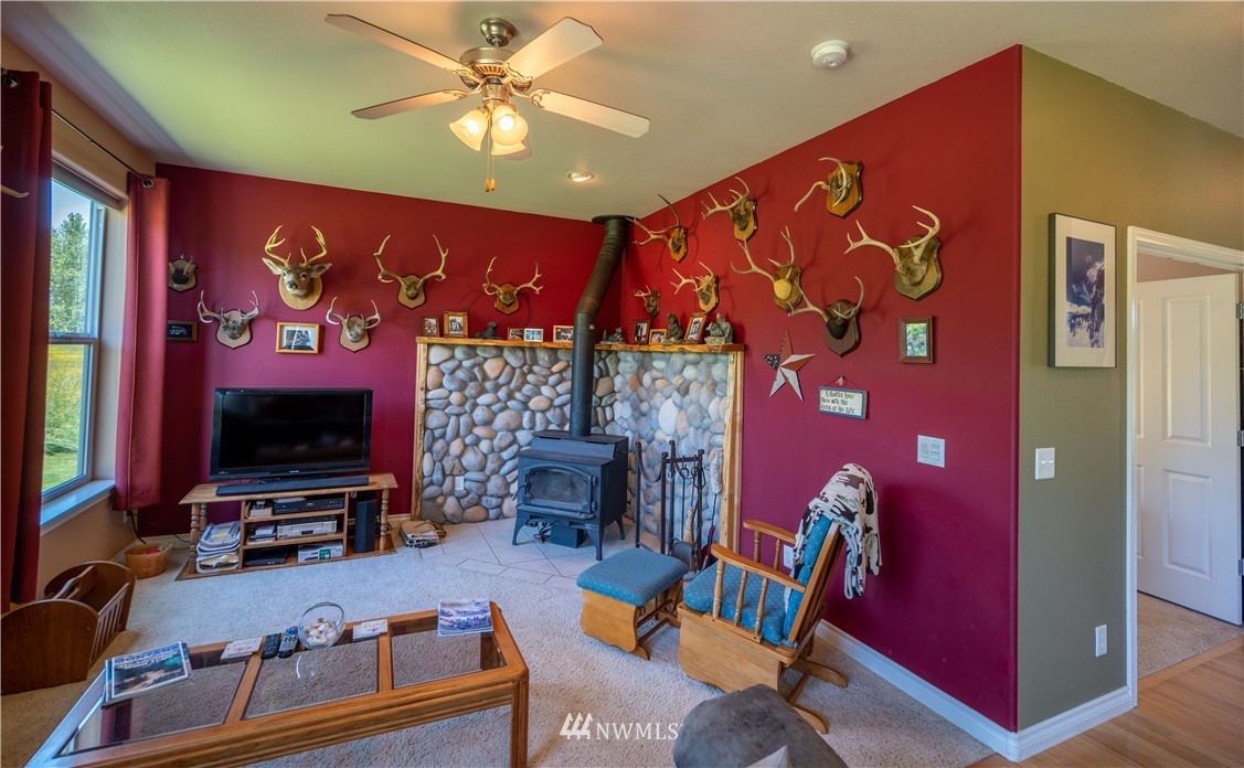 5563 Sand Road Bellingham, WA 98226 - Photo 9 of 36