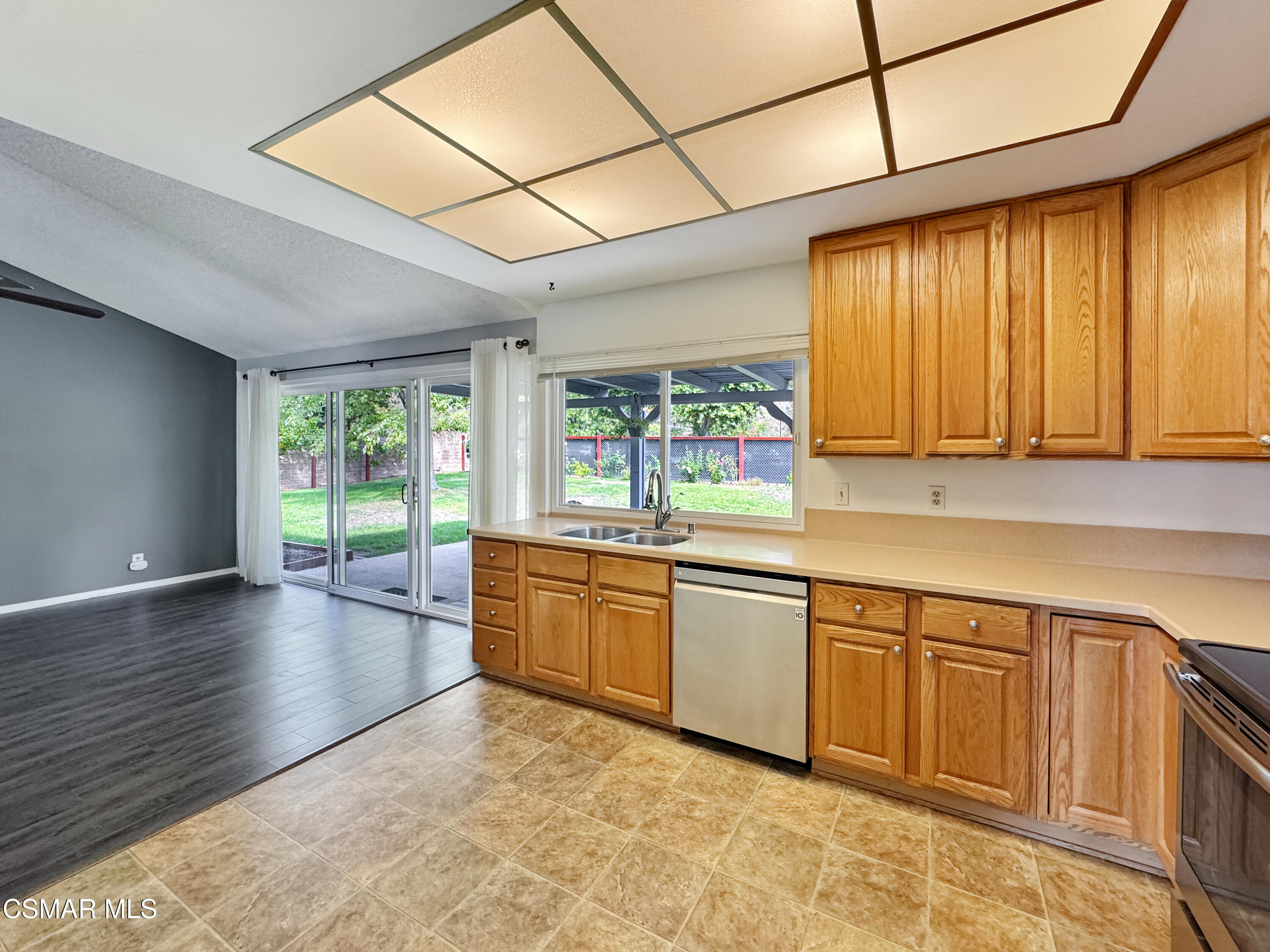 2948 Texas Avenue Simi Valley, CA 93063 - Photo 11 of 32 75f5176f96f64814007aaabe1ddd7aa0fff8ae96