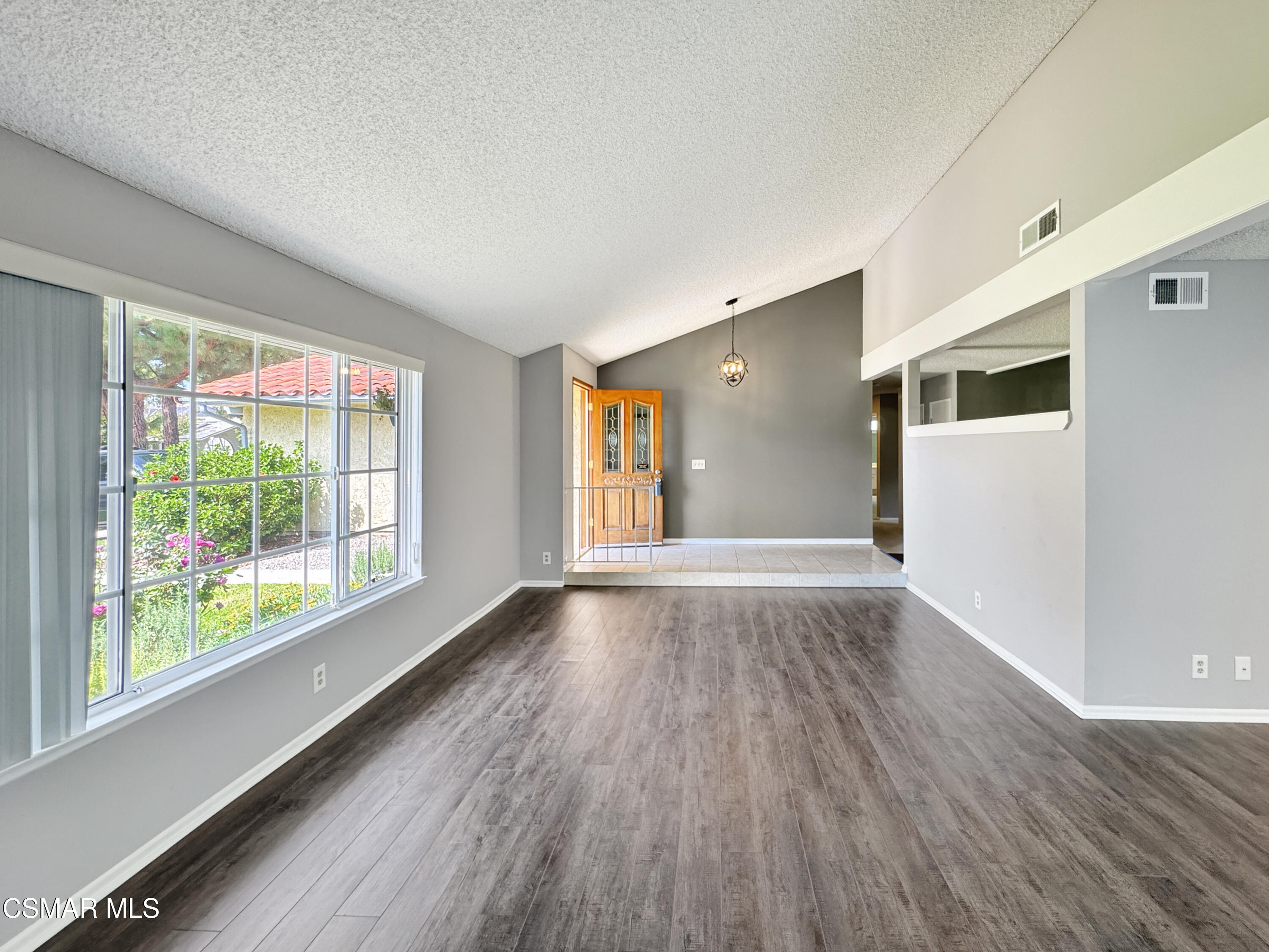 2948 Texas Avenue Simi Valley, CA 93063 - Photo 3 of 32 fe010be7a749d7b5dc0e3a43a0ad0009721b10ca