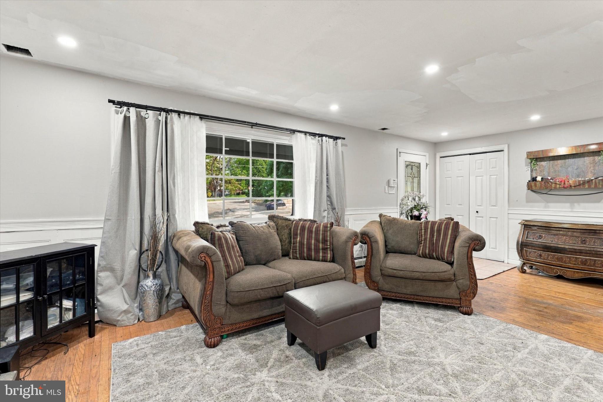 1644 Huntingdon Road Abington, PA 19001 - Photo 9 of 24 Gallery Image 9