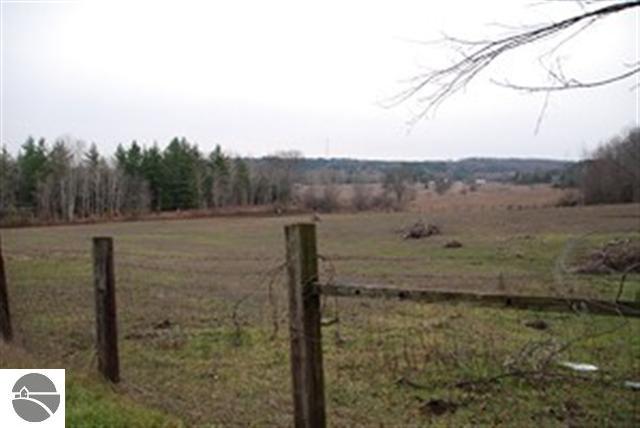 3077 Rennie School Road Traverse City, MI 49685 - Photo 17 of 23 1741015-16.JPG